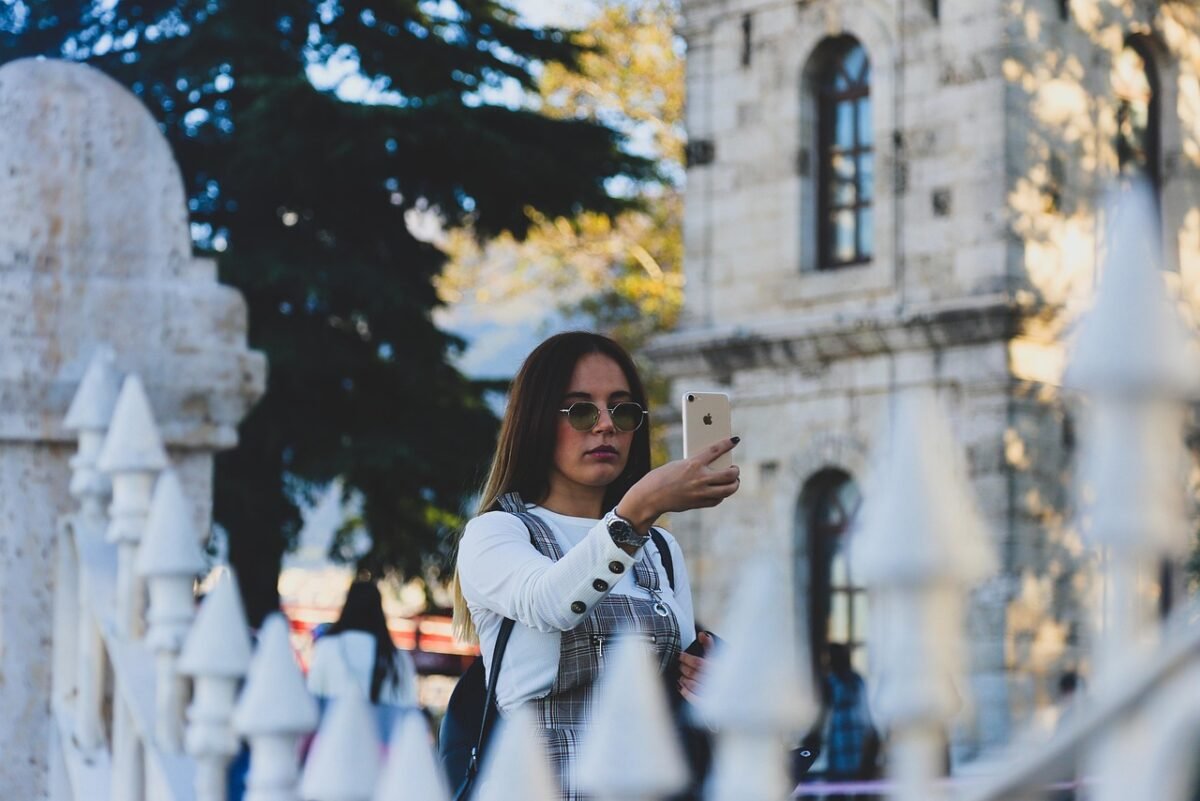 choosing perfect eyeglasses 2